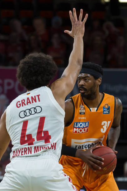 在他的带领 在他的带领