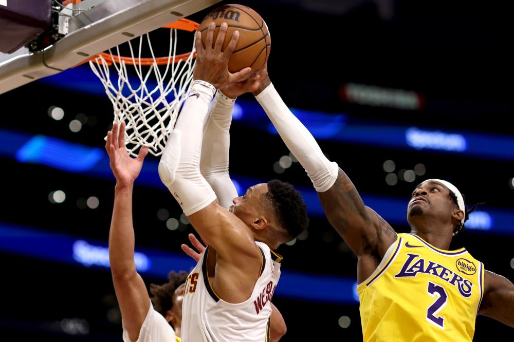 完成从替补 完成从替补