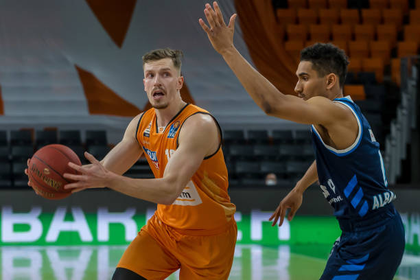 球队宣布通 球队宣布通