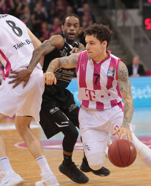 再次为球队 再次为球队